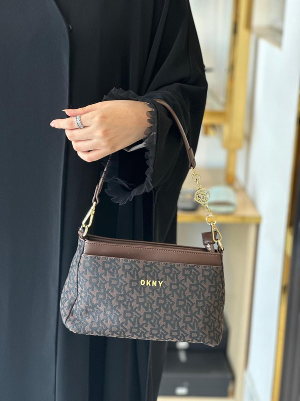 BAG 143