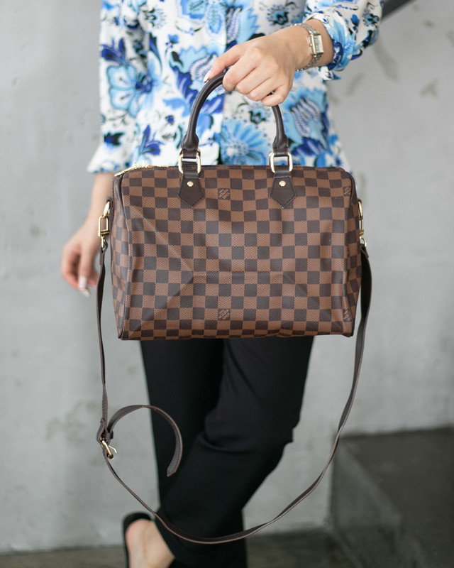 BAG 323