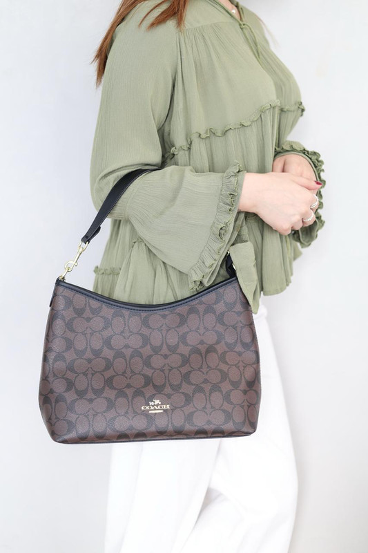 BAG 243