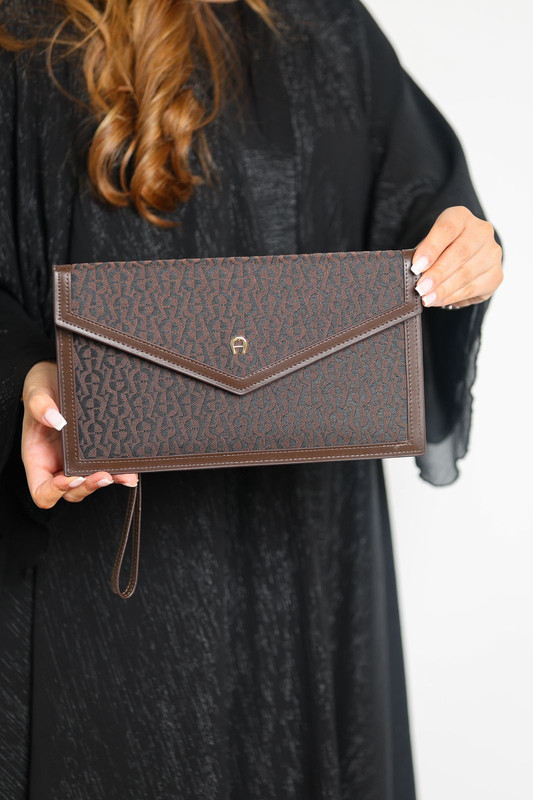 BAG 498