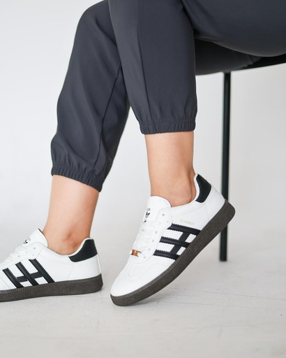 [D142-White-Black-37] D142 (White-Black, 37)