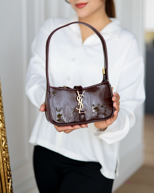BAG 555