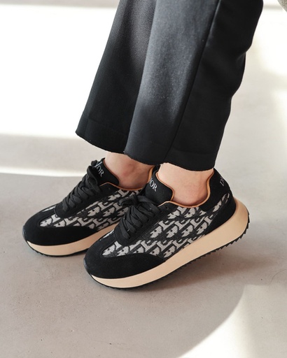 D183